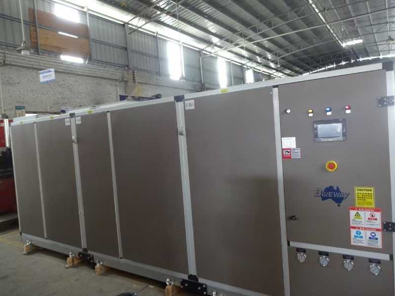 Consegna puntuale: sistema per l'ambiente della piscina coperta